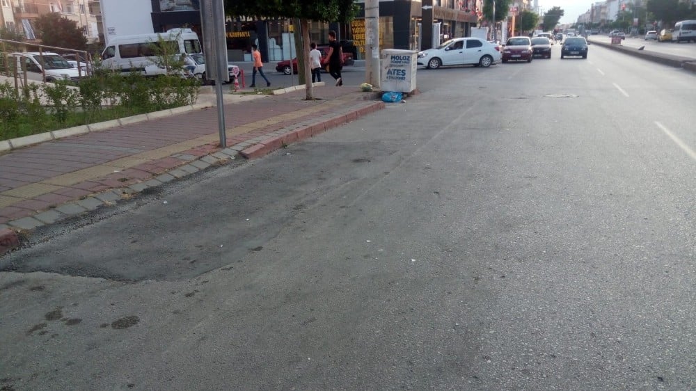 Otomobilin çarptığı 8 yaşındaki bisikletli çocuk ağır yaralandı 
