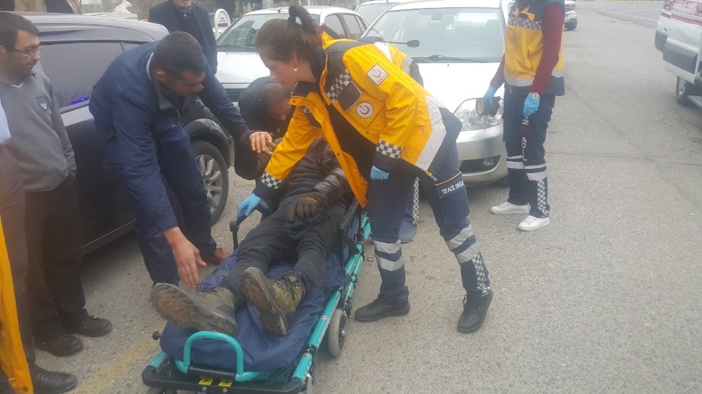 Otomobilin çarptığı bisiklet sürücüsü yaralandı 