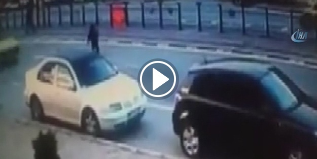 Otomobilin çarptığı çocuk ölümden döndü!