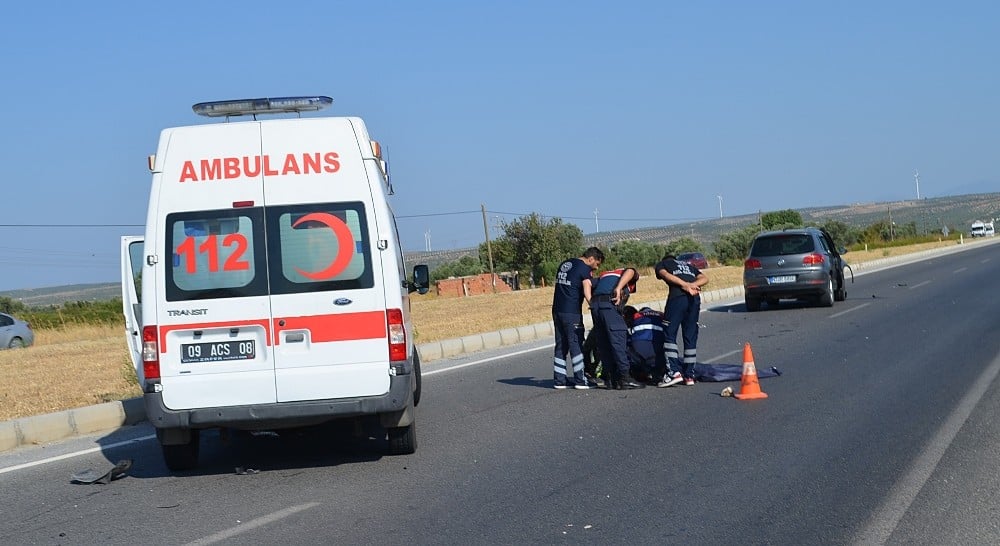 Otomobilin çarptığı elektrikli motosiklet sürücüsü hayatını kaybetti 