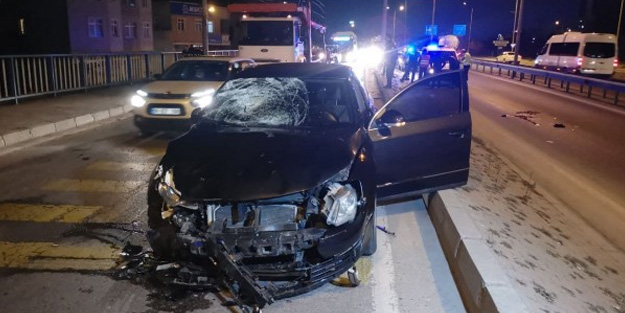 Otomobilin çarptığı motosikletin sürücüsü ağır yaralandı