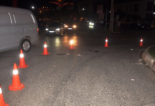 Otomobilin çarptığı polis şehit oldu