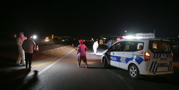 Otomobilin çarptığı yaya hayatını kaybetti, araçtaki 3 kişi yaralandı