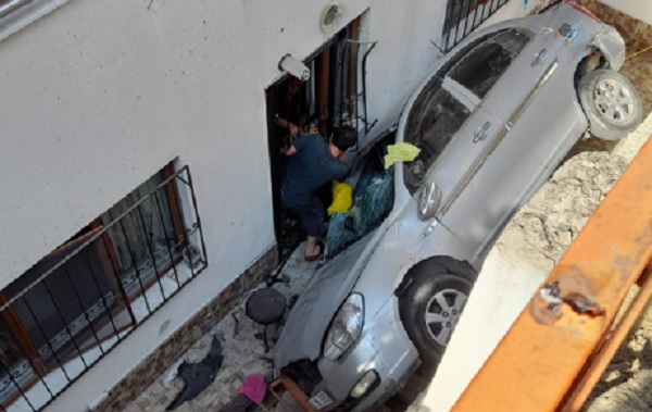 Otomobilin içinde oyun oynuyorlardı! İstanbul'da can pazarı