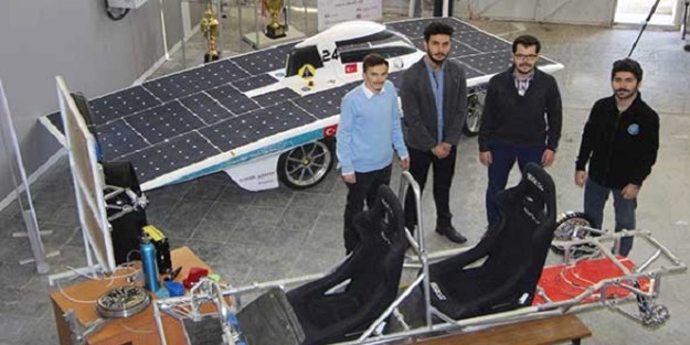  Otomobilin motorunu jantın içine sığdırdılar!