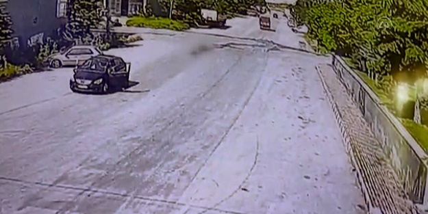 Otomobilin üzerinden geçtiği bisikletli çocuk hayatını kaybetti