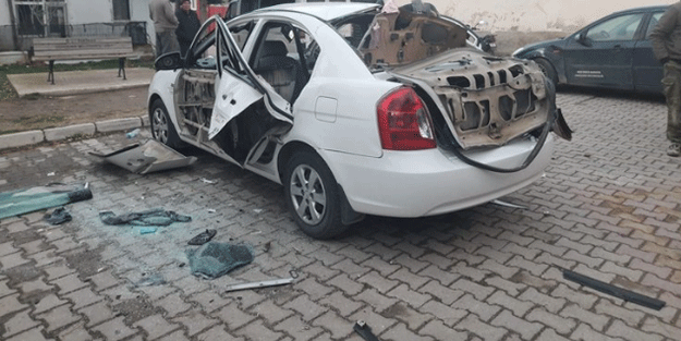 Otomobilinde sigara içmek isterken ağır yaralandı