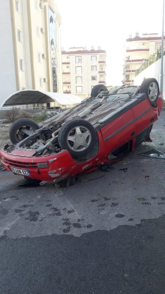 Otomobilini park ederken yüksekten düşen sürücü yaralandı 