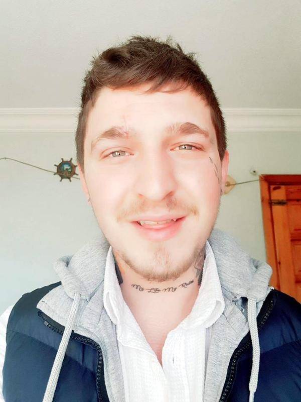 Otomobilinin aynasının çarptığı kişi tarafından öldürüldü