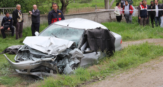 Otomobille cipin kafa kafaya çarpıştı: 3 kişi öldü