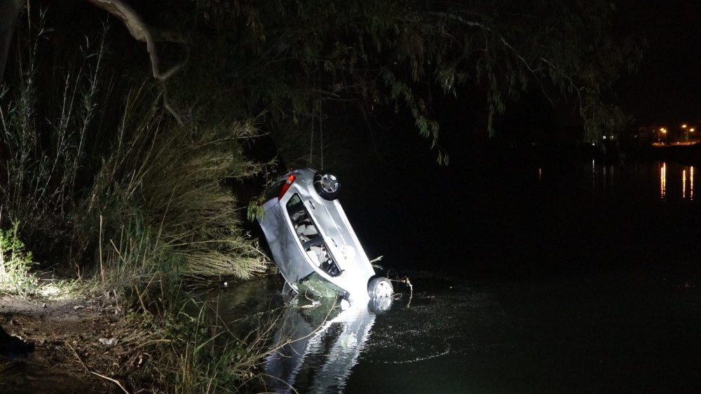 Otomobille ırmağa uçan sürücünün cesedi 2 saat sonra bulundu 