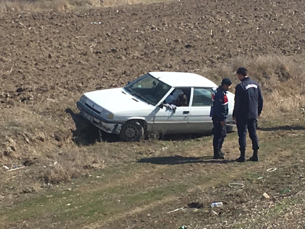 Otomobille kovaladığı aracı şarampole düşürdü, sürücüsünü tüfekle vurup öldürdü 