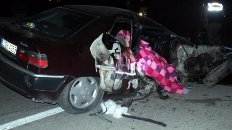 Otomobille traktör çarpıştı: 1 ölü, 3 yaralı