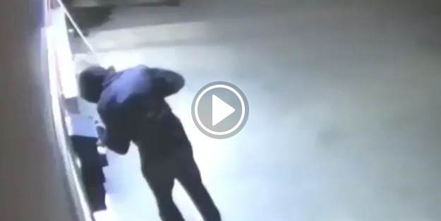 Otomobilleri de kendini de kundakladı!