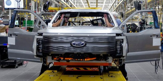 Otomotiv devinde grev