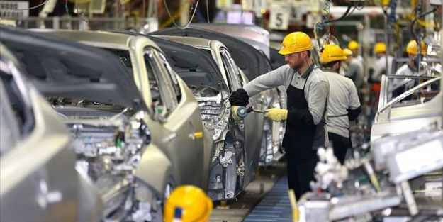 Otomotiv devinden Şaşırtan karar! Tüm çalışanlarına 25 maaş dudak uçuklatan ikramiye dağıttı!