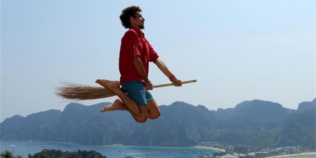 Otostopla dünyayı gezdi!