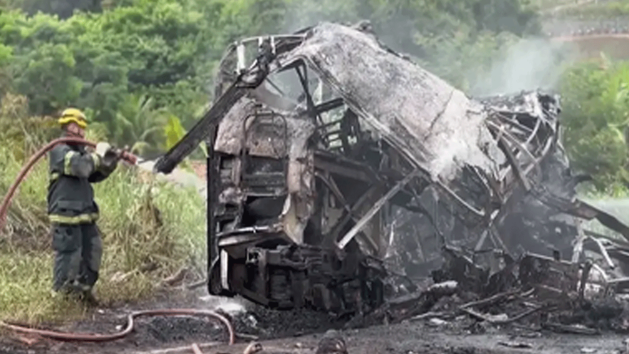 Otoyol kana bulandı! Katliam gibi kazada 16 can kaybı