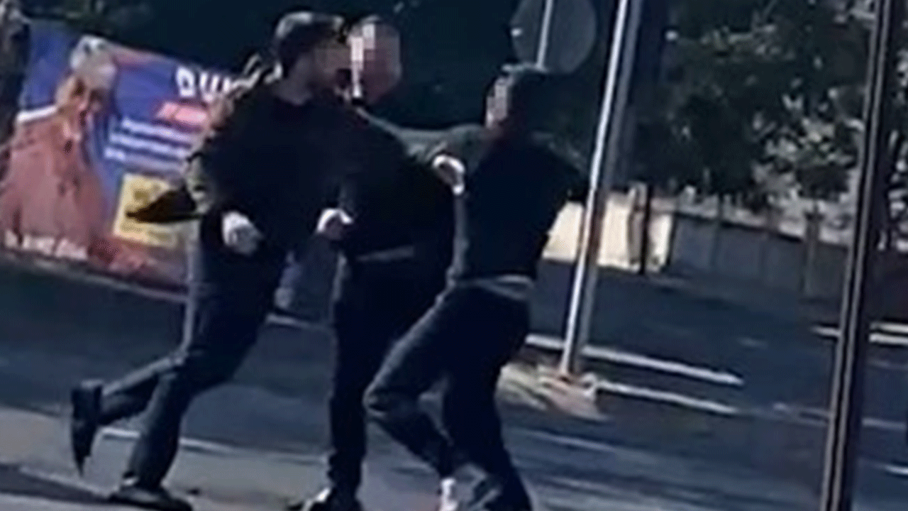 Otoyol ringe döndü: Tekme tokat kavga ettiler!