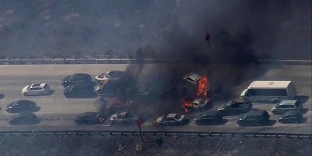 Otoyolda dehşet! Araçlarını bırakıp kaçtılar