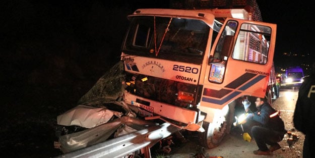 Otoyolda feci kaza: 3'ü polis 6 yaralı