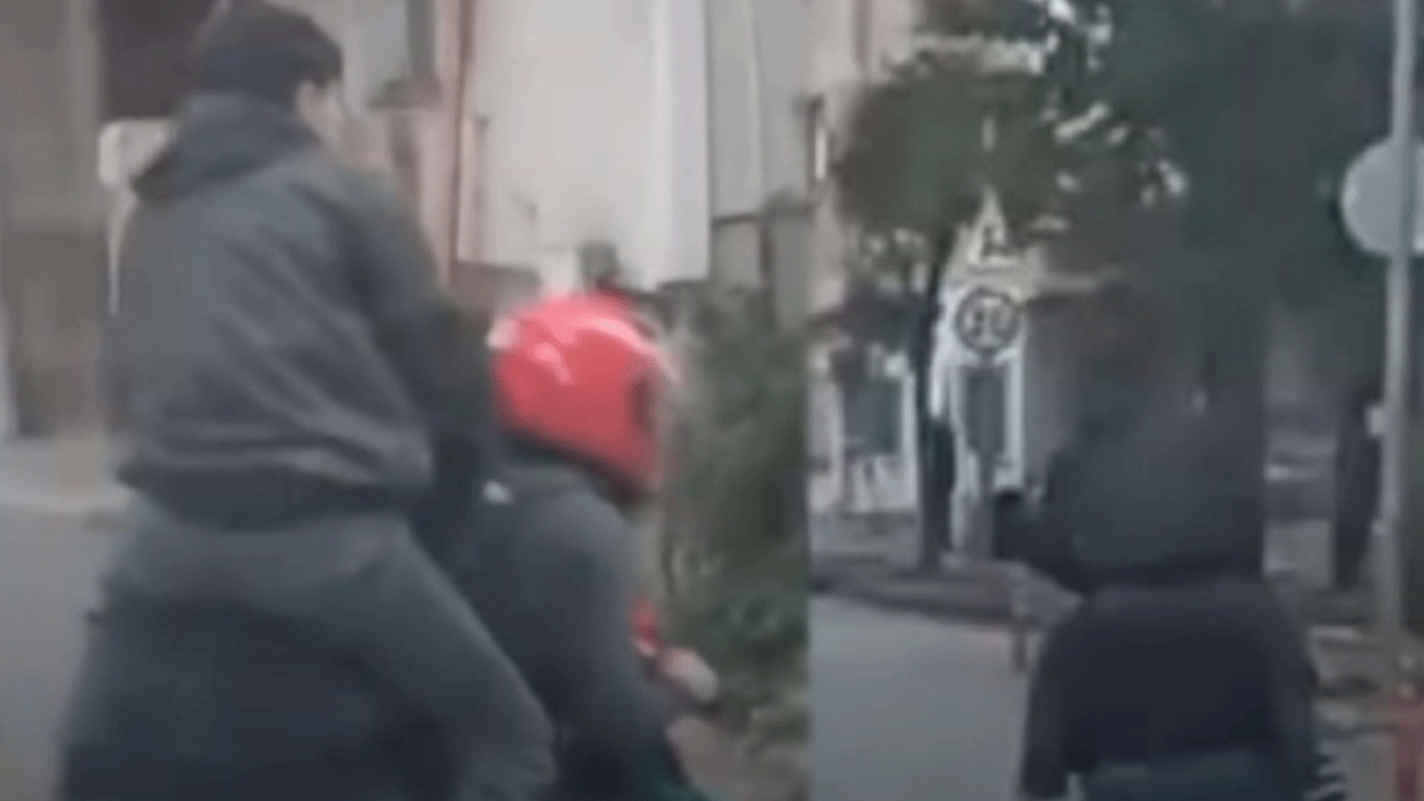 Otoyolda ölüme davet! Yer bulamayınca omzuna çıktı!