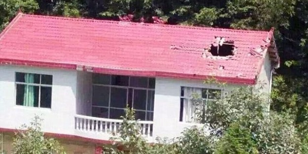 Oturma odasına öyle bir şey düştü ki...