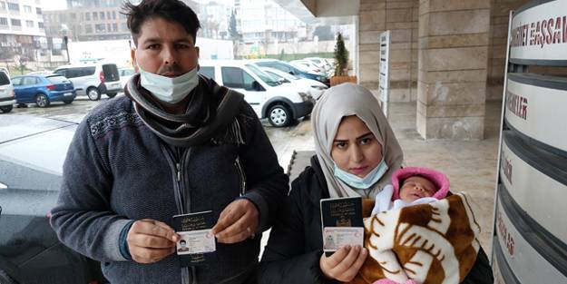 Oturum izni iptal olan ailenin 17 günlük bebeği ortada kaldı