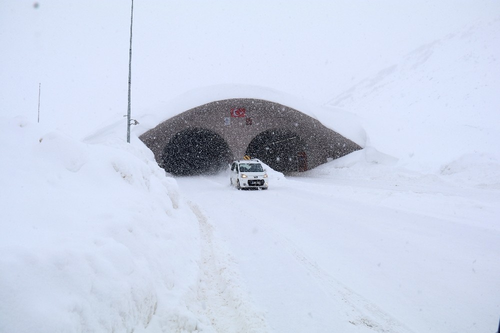Ovit Tüneli ile artık Rize-Erzurum arasındaki bağlantı hiç kesilmiyor 