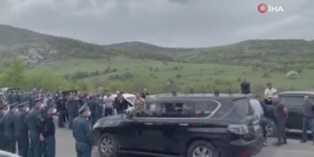 Oy istemeye giden Paşinyan neye uğradığını şaşırdı