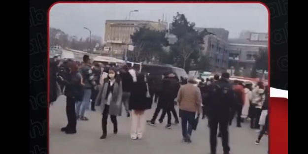 “Oy verdik başkan uyuyor” Metrolar çalışmayınca vatandaş isyan etti