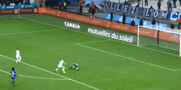 Öyle bir çalım attı ki kaleciyi sedyeyle çıkardılar