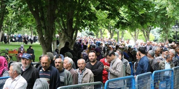 Öyle bir şey için sıra beklediler ki!