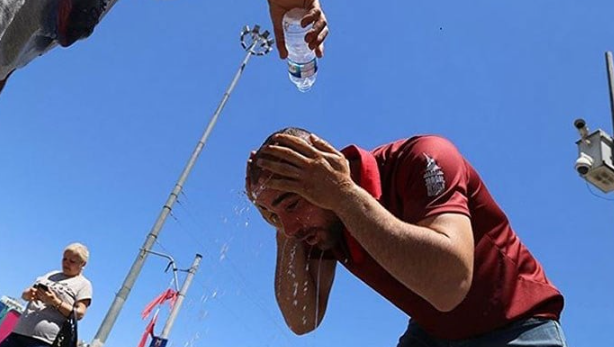 Öyle böyle değil yanacağız! Görülmemiş sıcak hava dalgası geliyor: Termometreler 44 dereceyi görecek