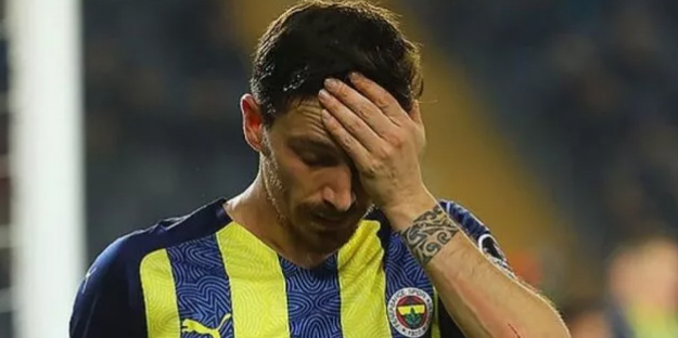 Oynamadan üç sarı kart gören Mert Hakan'a sürpriz teklif! İkna edilirse bitecek...