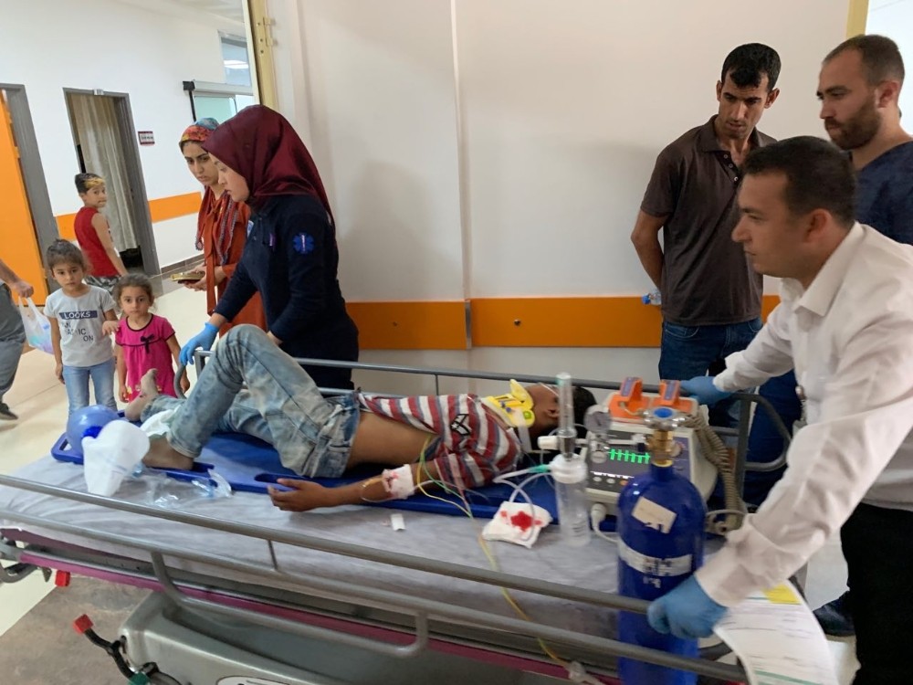 Oynamak için girdiği inşaattan düştü 