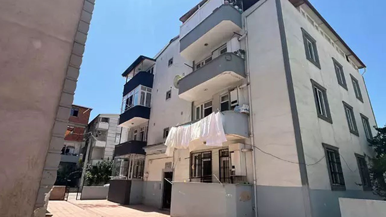 Oyun oynayan bebek balkondan düştü