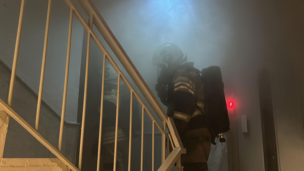 Oyun pahalıya patladı! 6 yaşındaki çocuk evi kül etti