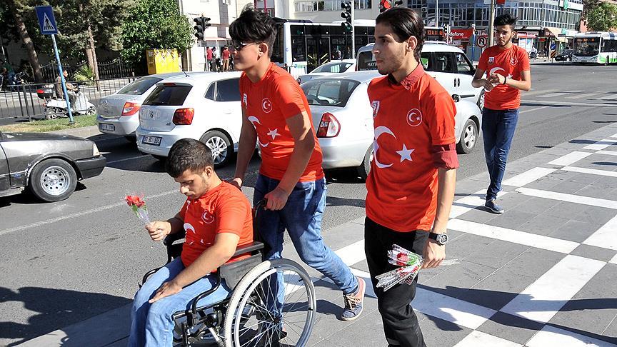 Oyuna gelmeyelim... Suriyeli gençlerden provokasyonlara sağduyu çağrısı