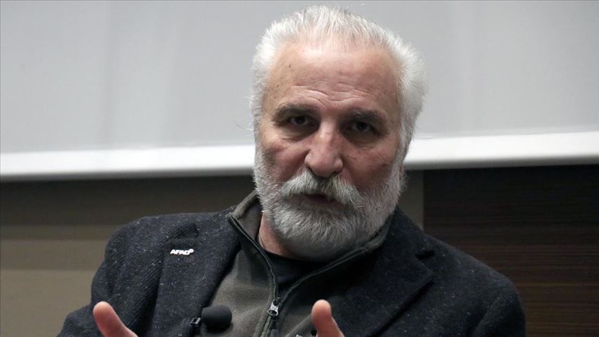 Oyuncu ve karikatürist Hasan Kaçan: Sanat dediğimiz şey, edeptir