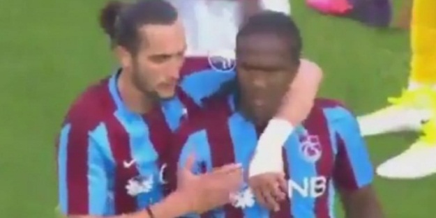 Oyundan alınan Hugo Rodallega çıldırdı