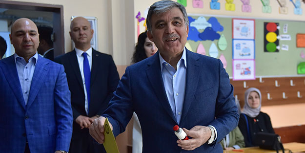 Yeni parti iddialarıyla gündeme geliyordu! Gül ilk kez...