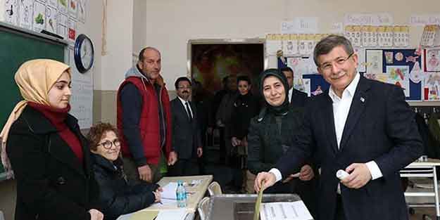 Oyunu kullanan Davutoğlu'ndan açıklama