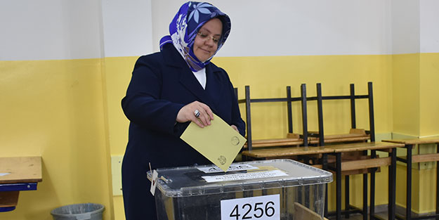 Oyunu kullanan Bakan Zehra Zümrüt Selçuk'tan açıklama