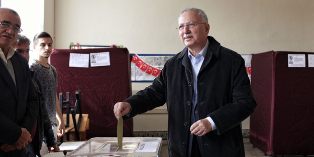 Oyunu kullananan İhsanoğlu'ndan seçim için ilk açıklama
