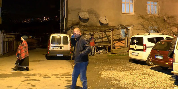 Öz annesini kalbinden bıçaklayıp polisi aradı