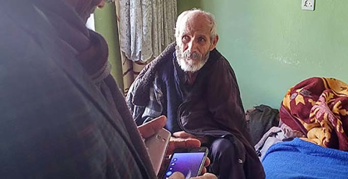 Öz çocukları yaşlı adamı eve kilitleyip aç bıraktı