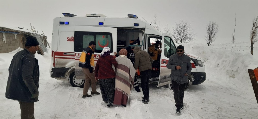 Özalp ilçesinde hasta kurtarma operasyonu 