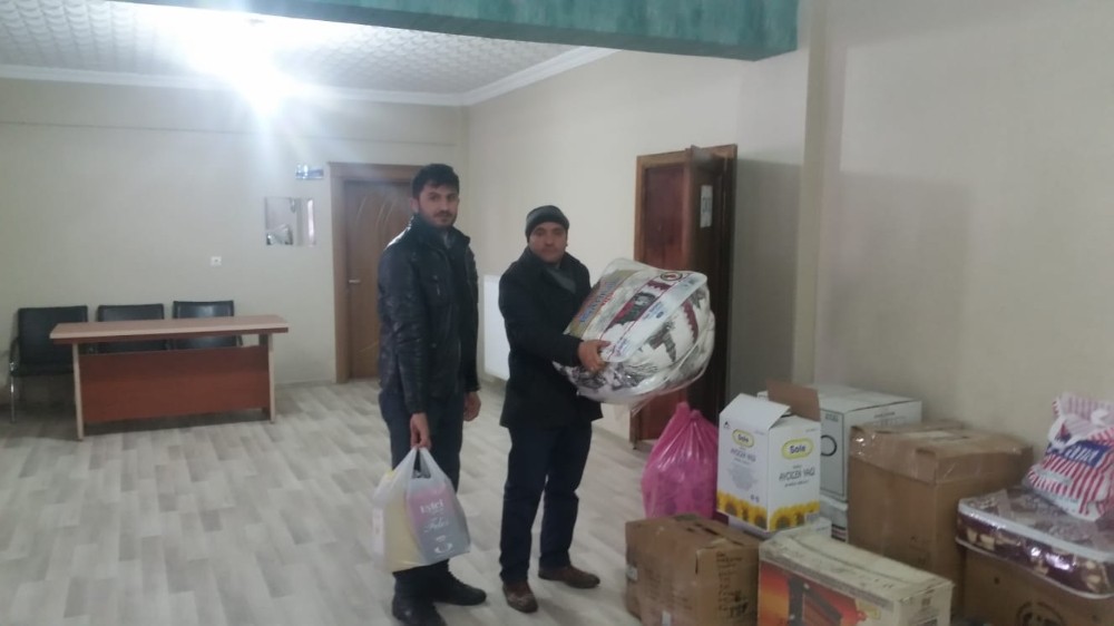 Özalp ilçesinden depremzedeler için yardım kampanyası 