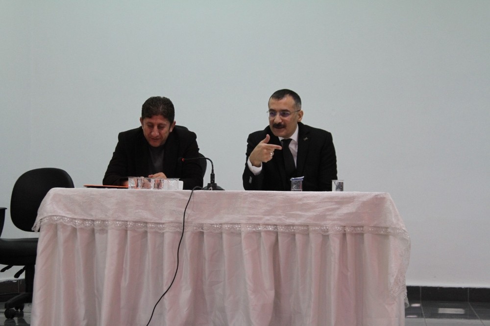 Özalp’ta muhtarlar toplantısı yapıldı 